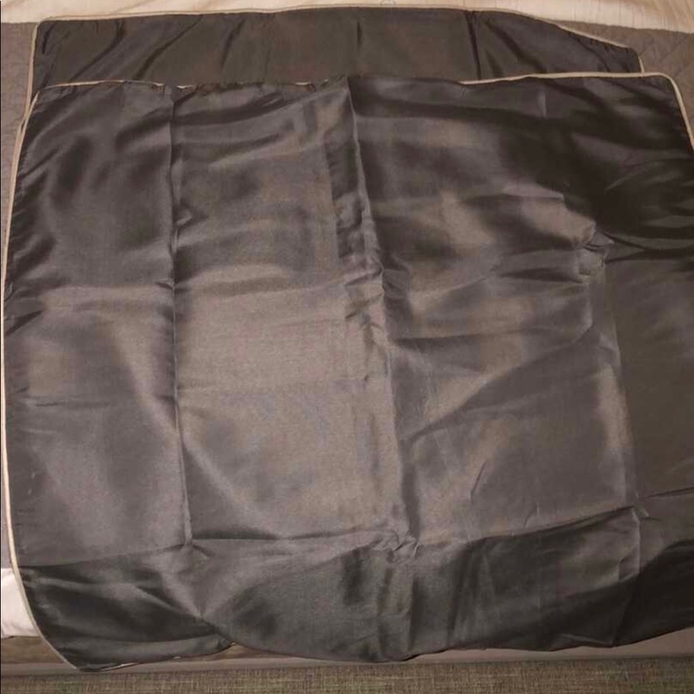 2 Sets Of Decor Pillowcases